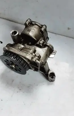 Volkswagen PASSAT B8 Oil pump 04L145208H 04L115263B