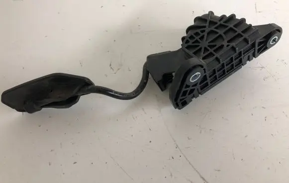 Toyota Prius (NHW20) Accelerator throttle pedal 7812047040 1988003120
