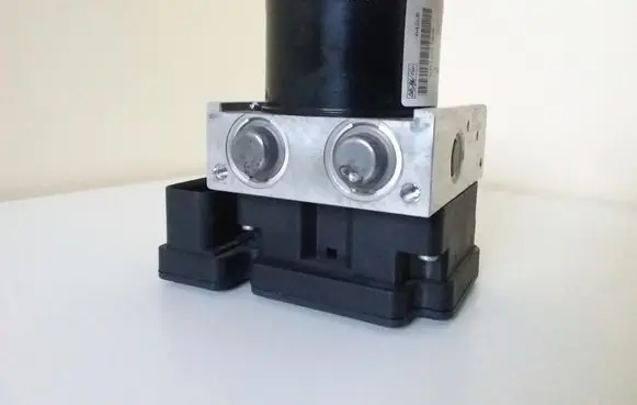 Ford Focus ABS Pump 3M512M110JA 10020700714 10097001243