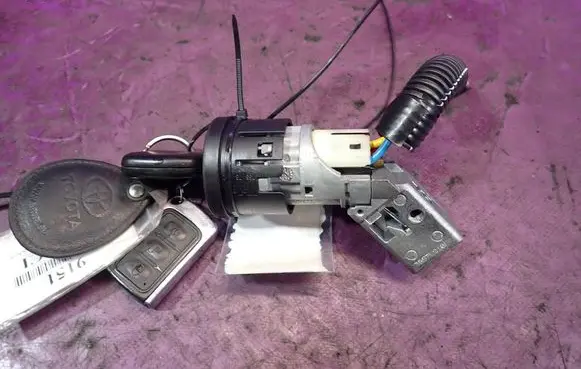 Toyota Aygo AB10 Ignition lock 