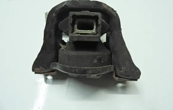 Citroen DS3 Engine mount bracket 9654166080