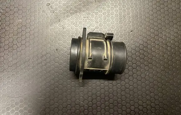 Opel Vivaro Mass air flow meter 8200651315 5WK97020 H8200655623