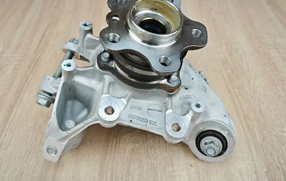 BMW X5 G05 Rear wheel hub 6876653 6893687