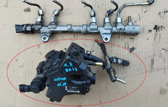 Suzuki Swift II Fuel injection high pressure pump 55230704 0445010249