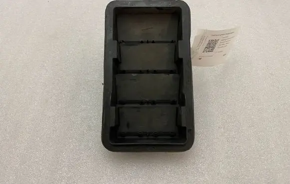 Land Rover Range Rover Sport L320 Quarter panel pressure vent JDD000051