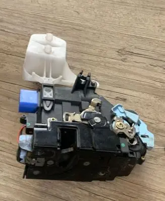 Volkswagen Caddy Front door lock 3D1837016 A00468 KWVL3A004