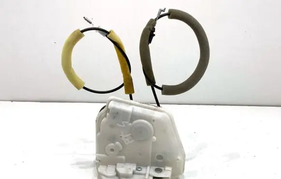 Mazda CX-3 Rear door lock 