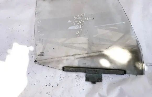 Seat Toledo I (1L) Rear door window glass
