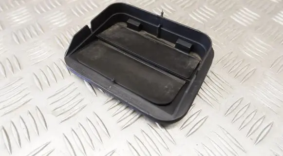 Tesla Model S Quarter panel pressure vent B280B62