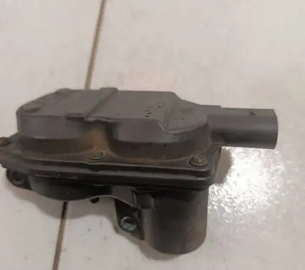Opel Zafira C Intake manifold valve actuator/motor 703206220 55509991 17B195