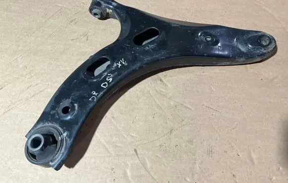 Front lower control arm/wishbone