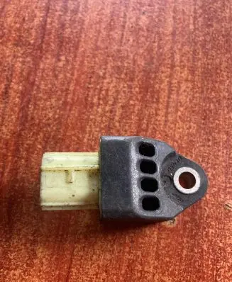 Toyota RAV 4 (XA30) Airbag deployment crash/impact sensor 8983142010 7024253X 7024255X