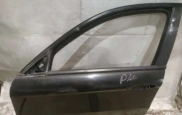 Alfa Romeo 147 Front door JUODOS