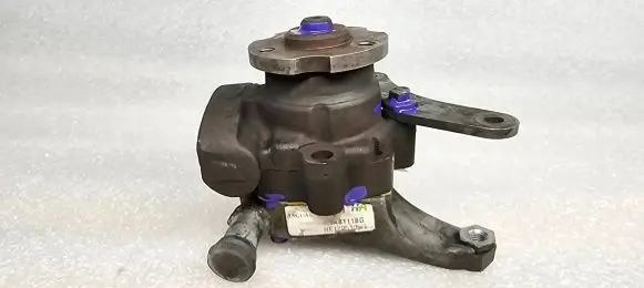 Jaguar XK8 - XKR Power steering pump MJA8111BG HE122510972