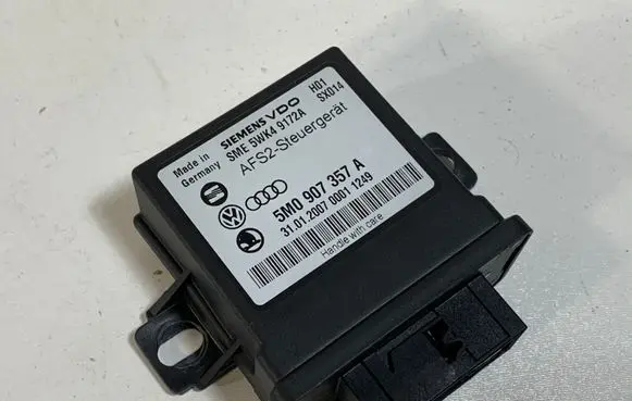 Volkswagen PASSAT B6 Light module LCM 5M0907357A 5WK49172A