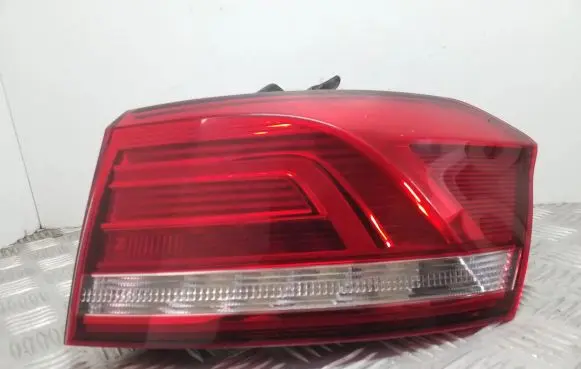 Volkswagen PASSAT B8 Rear/tail lights 3G9945312