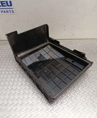 Volkswagen Caddy Fuse box cover 1K0937132G 1K0937132F 014189871