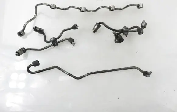 Toyota RAV 4 (XA30) Fuel injector supply line/pipe 