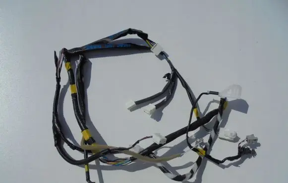 Toyota RAV 4 (XA40) Front door wiring loom