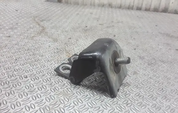 Subaru Justy Tailgate/trunk/boot hinge 