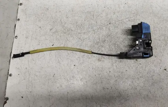 Volvo XC70 Front door lock