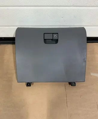 Glove box