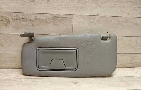 Mitsubishi Outlander Sun visor 