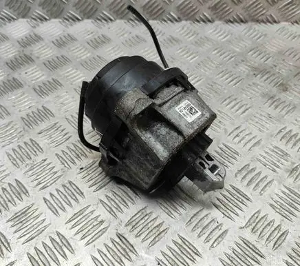 BMW X7 G07 Engine mount bracket 6860481