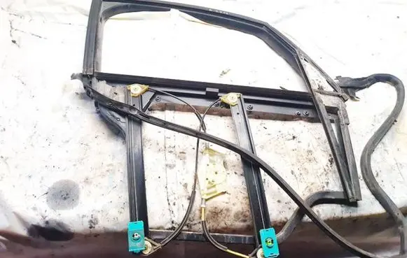 Audi A2 Front door window/glass frame 8z0837754a