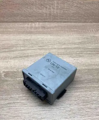 BMW 5 E39 Tow bar relay 10R024965 UN12