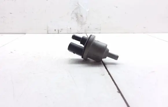 Skoda Octavia Mk2 (1Z) Vacuum valve 2580115A 058133517B