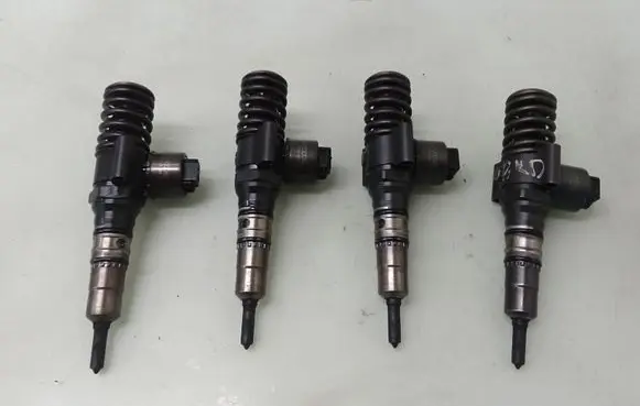 Audi A6 S6 C6 4F Fuel injectors set 0414720404 03G130073G 74475DE