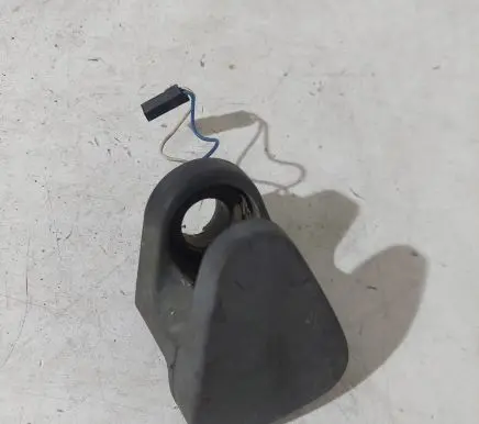 BMW 5 E39 Tailgate glass/window release handle 83290