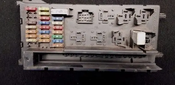 Mercedes-Benz Sprinter W906 Fuse module A9065450401