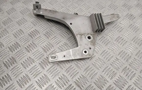 Battery bracket