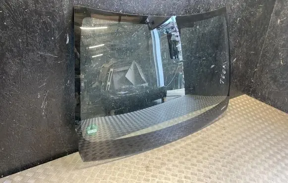 Opel Combo E Front windscreen/windshield window 