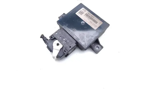 Mazda 3 III Voltage converter/converter module PE0318572 8ES01087100