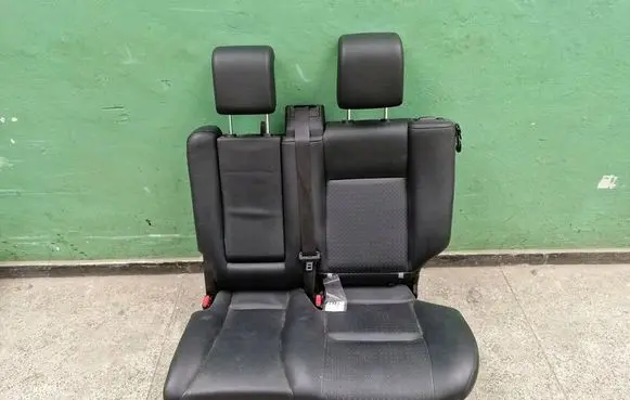 Land Rover Range Rover Sport L320 Second row seats 