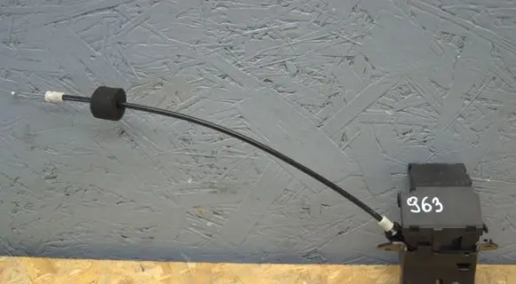 Mercedes-Benz CLS C219 Loading door lock A1717500085 A1717500185