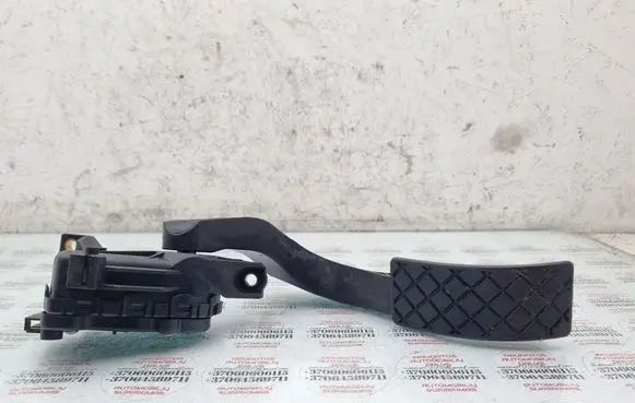 Audi A6 S6 C5 4B Accelerator throttle pedal 8D1721523A