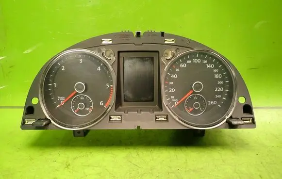 Volkswagen PASSAT B6 Speedometer (instrument cluster) 3C0920872B