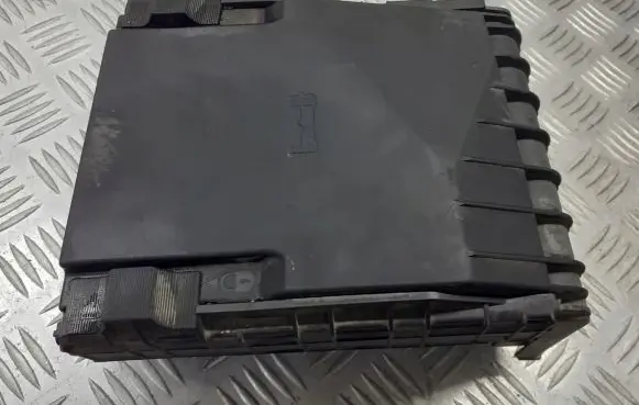 Volkswagen PASSAT B6 Fuse box set 3C0937125
