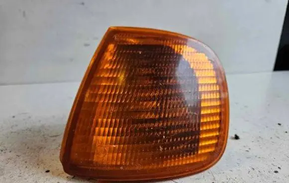 Volkswagen Caddy Front indicator light 6R01498