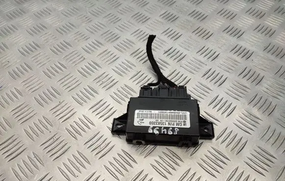 Opel Meriva B Seat heating relay 13583359