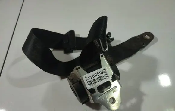 Ford Focus C-MAX Front seatbelt 601704600