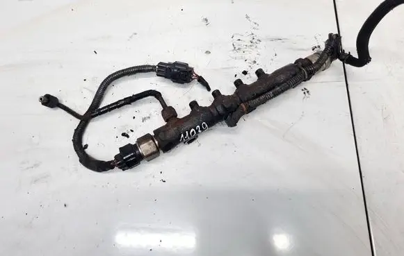 Toyota Avensis T250 Fuel main line pipe 
