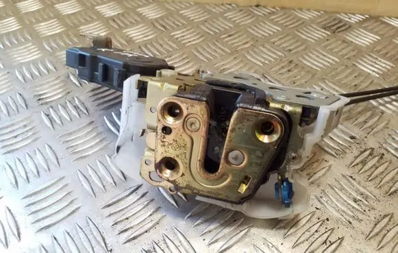 Subaru Forester SG Front door lock
