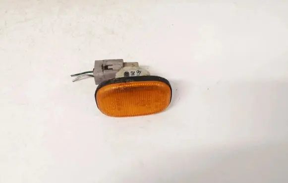 Toyota Avensis Verso Front fender indicator light 6r019461