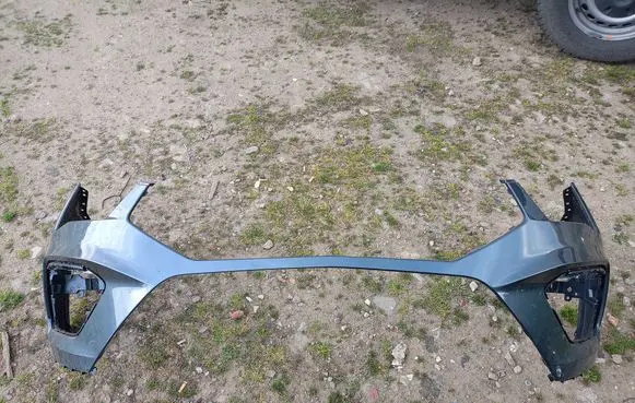 Front bumper lip