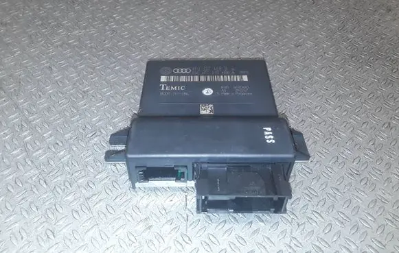 Audi A6 S6 C6 4F Gateway control module 4F0907468D